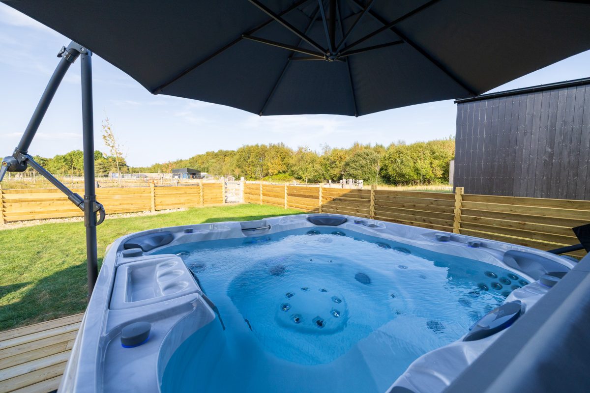 Silverlake Holiday home hot tub sales